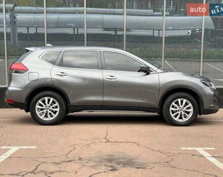 Серый Ниссан ИксТрейл, объемом двигателя 2 л и пробегом 85 тыс. км за 19500 $, фото 3 на Automoto.ua