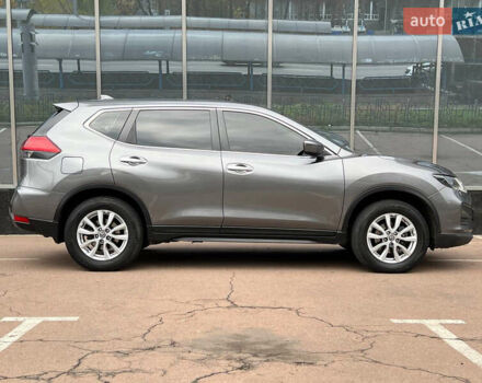 Серый Ниссан ИксТрейл, объемом двигателя 2 л и пробегом 85 тыс. км за 22900 $, фото 6 на Automoto.ua