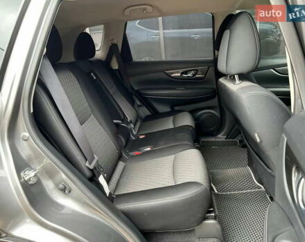 Серый Ниссан ИксТрейл, объемом двигателя 2 л и пробегом 85 тыс. км за 19500 $, фото 19 на Automoto.ua