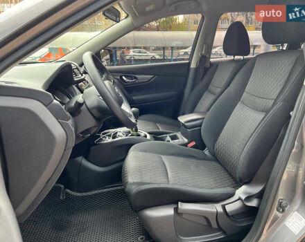 Серый Ниссан ИксТрейл, объемом двигателя 2 л и пробегом 85 тыс. км за 22900 $, фото 7 на Automoto.ua