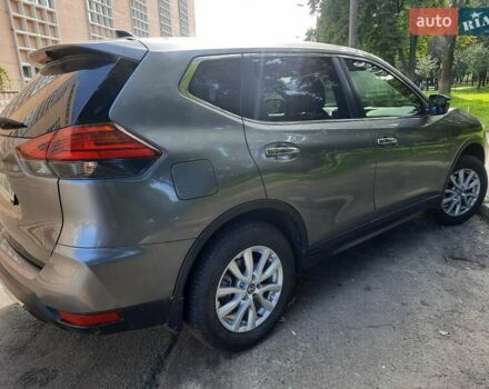 Серый Ниссан ИксТрейл, объемом двигателя 2 л и пробегом 24 тыс. км за 23820 $, фото 2 на Automoto.ua
