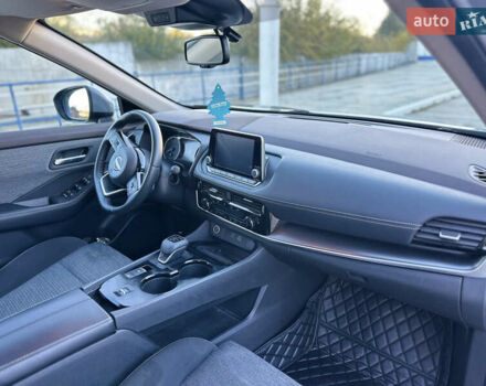 Сірий Ніссан ІксТрейл, об'ємом двигуна 1.5 л та пробігом 25 тис. км за 30200 $, фото 4 на Automoto.ua