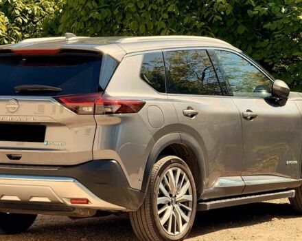 Серый Ниссан ИксТрейл, объемом двигателя 1.5 л и пробегом 18 тыс. км за 12000 $, фото 3 на Automoto.ua