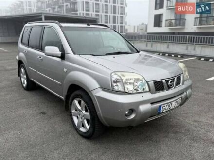 Сірий Ніссан ІксТрейл, об'ємом двигуна 2.2 л та пробігом 340 тис. км за 2500 $, фото 1 на Automoto.ua