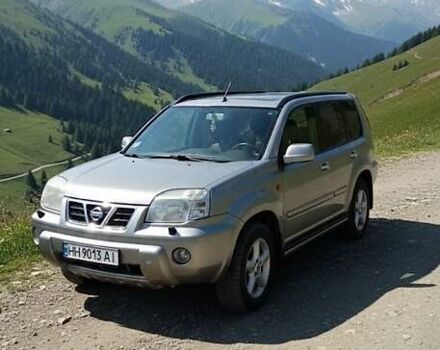 Серый Ниссан ИксТрейл, объемом двигателя 2 л и пробегом 231 тыс. км за 5300 $, фото 1 на Automoto.ua