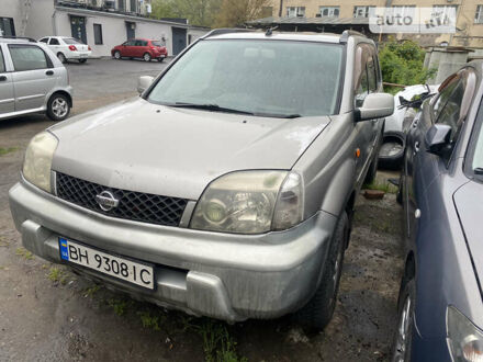 Сірий Ніссан ІксТрейл, об'ємом двигуна 2 л та пробігом 200 тис. км за 3500 $, фото 1 на Automoto.ua