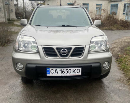 Сірий Ніссан ІксТрейл, об'ємом двигуна 2 л та пробігом 276 тис. км за 6400 $, фото 1 на Automoto.ua