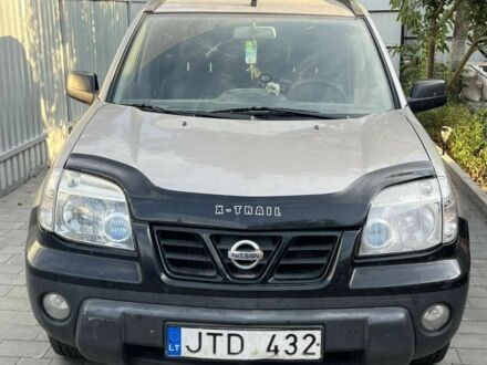 Серый Ниссан ИксТрейл, объемом двигателя 0 л и пробегом 320 тыс. км за 3500 $, фото 1 на Automoto.ua