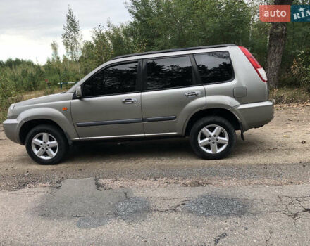 Серый Ниссан ИксТрейл, объемом двигателя 2 л и пробегом 362 тыс. км за 5300 $, фото 1 на Automoto.ua
