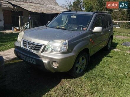 Ніссан ІксТрейл 2002 у Житомирі на Automoto.ua Сірий Ніссан ІксТрейл, об'ємом двигуна 2.18 л та пробігом 249 тис. км за 5000 $, фото 1 на Automoto.ua