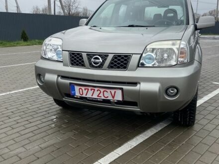 Серый Ниссан ИксТрейл, объемом двигателя 2.2 л и пробегом 155 тыс. км за 4410 $, фото 1 на Automoto.ua