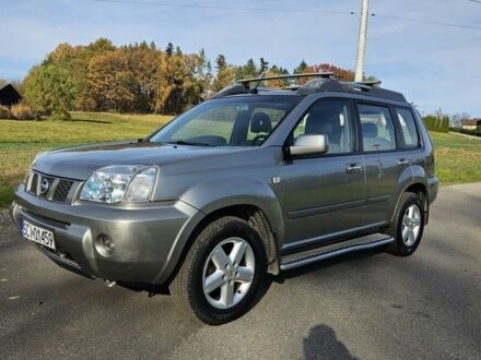 Серый Ниссан ИксТрейл, объемом двигателя 2 л и пробегом 223 тыс. км за 2200 $, фото 1 на Automoto.ua