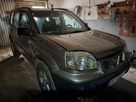 Серый Ниссан ИксТрейл, объемом двигателя 2.2 л и пробегом 250 тыс. км за 3800 $, фото 1 на Automoto.ua