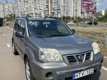 Сірий Ніссан ІксТрейл, об'ємом двигуна 2.2 л та пробігом 230 тис. км за 3850 $, фото 1 на Automoto.ua