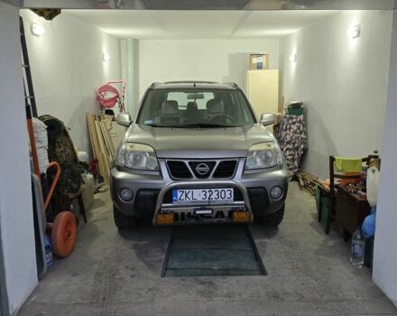 Серый Ниссан ИксТрейл, объемом двигателя 2.2 л и пробегом 314 тыс. км за 4500 $, фото 1 на Automoto.ua