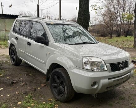 Серый Ниссан ИксТрейл, объемом двигателя 2.2 л и пробегом 350 тыс. км за 3700 $, фото 1 на Automoto.ua