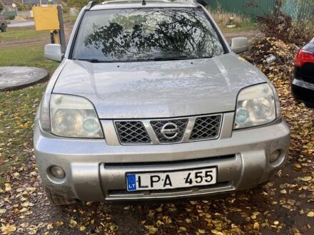 Серый Ниссан ИксТрейл, объемом двигателя 2.2 л и пробегом 270 тыс. км за 4200 $, фото 1 на Automoto.ua