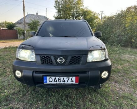 Серый Ниссан ИксТрейл, объемом двигателя 2.2 л и пробегом 350 тыс. км за 3999 $, фото 1 на Automoto.ua