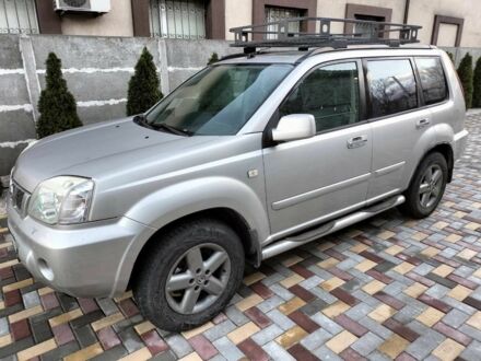 Серый Ниссан ИксТрейл, объемом двигателя 2.2 л и пробегом 309 тыс. км за 3700 $, фото 1 на Automoto.ua