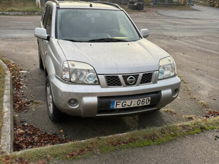 Ніссан ІксТрейл 2004 у Славутиче на Automoto.ua Сірий Ніссан ІксТрейл, об'ємом двигуна 2.2 л та пробігом 193 тис. км за 3700 $, фото 1 на Automoto.ua