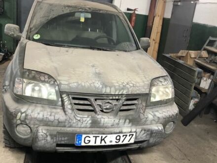 Серый Ниссан ИксТрейл, объемом двигателя 2.2 л и пробегом 220 тыс. км за 2800 $, фото 1 на Automoto.ua
