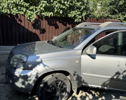 Сірий Ніссан ІксТрейл, об'ємом двигуна 2.2 л та пробігом 325 тис. км за 3027 $, фото 1 на Automoto.ua