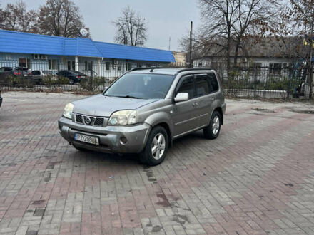 Сірий Ніссан ІксТрейл, об'ємом двигуна 2.2 л та пробігом 280 тис. км за 4100 $, фото 1 на Automoto.ua