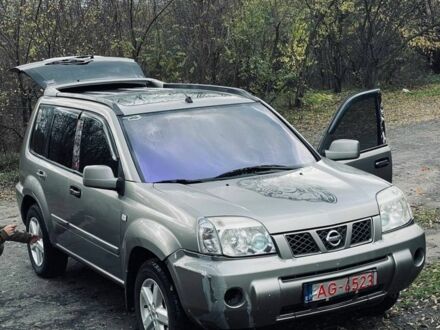 Серый Ниссан ИксТрейл, объемом двигателя 2.2 л и пробегом 298 тыс. км за 3300 $, фото 1 на Automoto.ua