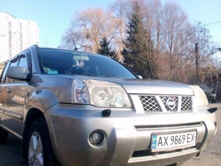 Ниссан ИксТрейл 2004 в Киеве на Automoto.ua Серый Ниссан ИксТрейл, объемом двигателя 2 л и пробегом 260 тыс. км за 6500 $, фото 1 на Automoto.ua