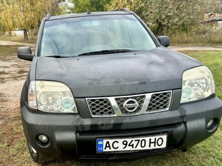 Ниссан ИксТрейл 2004 в Ахтырке на Automoto.ua Серый Ниссан ИксТрейл, объемом двигателя 2.2 л и пробегом 213 тыс. км за 4100 $, фото 1 на Automoto.ua