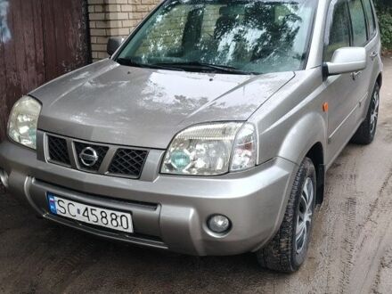 Ниссан ИксТрейл 2004 в Изюме на Automoto.ua Серый Ниссан ИксТрейл, объемом двигателя 0 л и пробегом 414 тыс. км за 3000 $, фото 1 на Automoto.ua