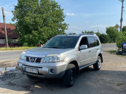 Серый Ниссан ИксТрейл, объемом двигателя 2.2 л и пробегом 295 тыс. км за 5700 $, фото 1 на Automoto.ua