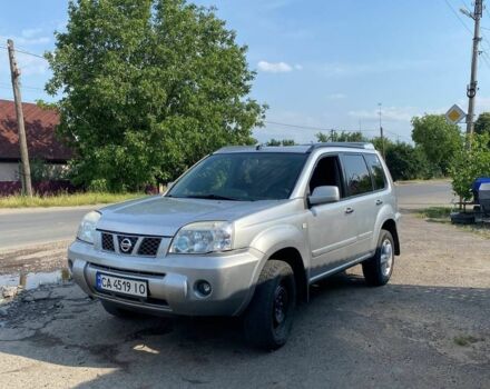 Сірий Ніссан ІксТрейл, об'ємом двигуна 2.2 л та пробігом 295 тис. км за 5700 $, фото 1 на Automoto.ua