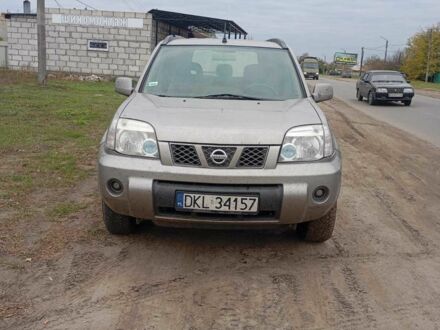 Сірий Ніссан ІксТрейл, об'ємом двигуна 2.2 л та пробігом 111 тис. км за 3200 $, фото 1 на Automoto.ua