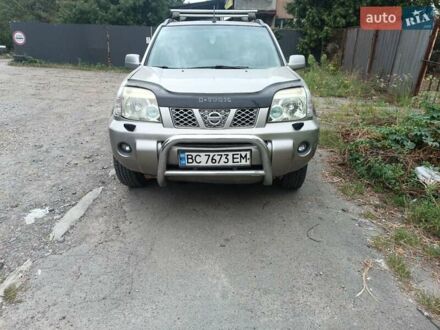 Сірий Ніссан ІксТрейл, об'ємом двигуна 2 л та пробігом 330 тис. км за 5300 $, фото 1 на Automoto.ua
