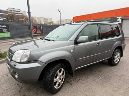 Серый Ниссан ИксТрейл, объемом двигателя 2.2 л и пробегом 240 тыс. км за 5223 $, фото 1 на Automoto.ua