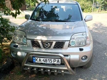 Ниссан ИксТрейл 2005 в Славянске на Automoto.ua Серый Ниссан ИксТрейл, объемом двигателя 2.2 л и пробегом 242 тыс. км за 7500 $, фото 1 на Automoto.ua
