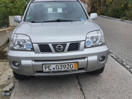Ниссан ИксТрейл 2005 в Ровно на Automoto.ua Серый Ниссан ИксТрейл, объемом двигателя 2.2 л и пробегом 200 тыс. км за 3800 $, фото 1 на Automoto.ua