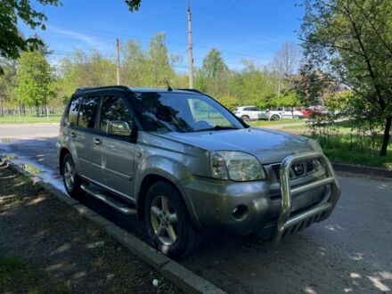 Сірий Ніссан ІксТрейл, об'ємом двигуна 2.2 л та пробігом 280 тис. км за 4200 $, фото 1 на Automoto.ua