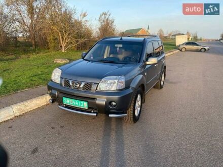Серый Ниссан ИксТрейл, объемом двигателя 2.2 л и пробегом 337 тыс. км за 4700 $, фото 1 на Automoto.ua