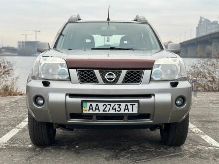 Ніссан ІксТрейл 2005 у Києві на Automoto.ua Сірий Ніссан ІксТрейл, об'ємом двигуна 2.5 л та пробігом 275 тис. км за 4500 $, фото 1 на Automoto.ua