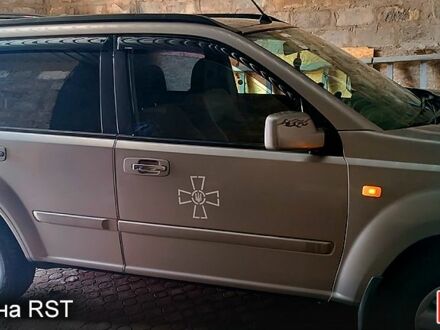 Ниссан ИксТрейл 2005 в Покровском на Automoto.ua Серый Ниссан ИксТрейл, объемом двигателя 22 л и пробегом 348 тыс. км за 5000 $, фото 1 на Automoto.ua