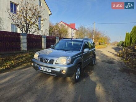 Ниссан ИксТрейл 2005 в Ровно на Automoto.ua Серый Ниссан ИксТрейл, объемом двигателя 2.2 л и пробегом 230 тыс. км за 3650 $, фото 1 на Automoto.ua