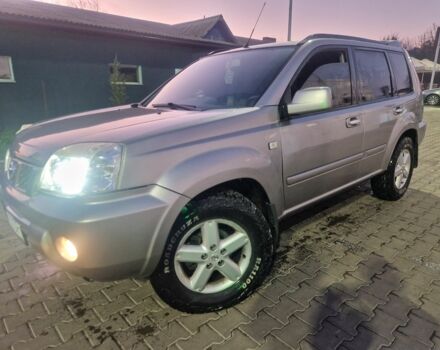 Серый Ниссан ИксТрейл, объемом двигателя 2.2 л и пробегом 238 тыс. км за 4500 $, фото 1 на Automoto.ua