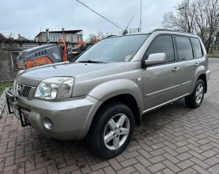 Серый Ниссан ИксТрейл, объемом двигателя 2.2 л и пробегом 258 тыс. км за 3800 $, фото 1 на Automoto.ua