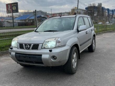 Серый Ниссан ИксТрейл, объемом двигателя 2.2 л и пробегом 318 тыс. км за 2500 $, фото 1 на Automoto.ua