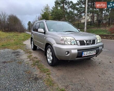 Сірий Ніссан ІксТрейл, об'ємом двигуна 2.2 л та пробігом 350 тис. км за 3750 $, фото 1 на Automoto.ua