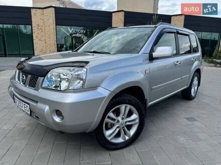 Серый Ниссан ИксТрейл, объемом двигателя 2 л и пробегом 209 тыс. км за 6800 $, фото 1 на Automoto.ua