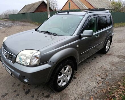 Серый Ниссан ИксТрейл, объемом двигателя 2.5 л и пробегом 211 тыс. км за 7500 $, фото 1 на Automoto.ua