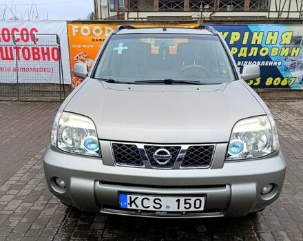 Серый Ниссан ИксТрейл, объемом двигателя 2.2 л и пробегом 300 тыс. км за 4499 $, фото 1 на Automoto.ua